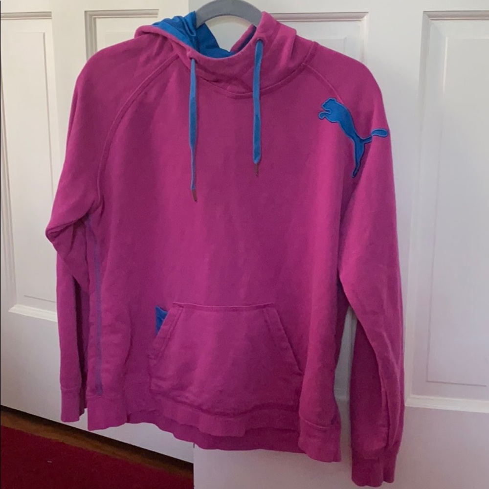 Women’s puma sweatshirt